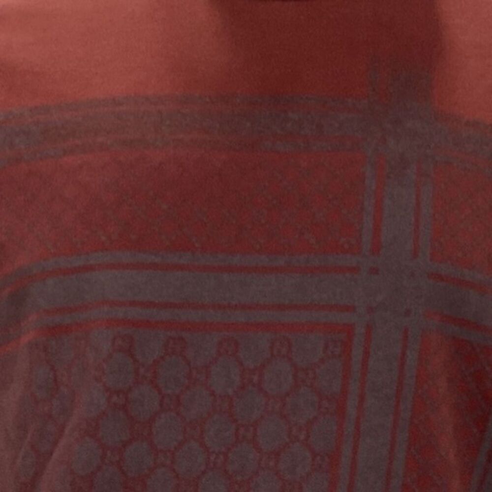 Gucci GG Kefia Print Round Neck T-Shirt in Maroon Cotton - Picture 5 of 12